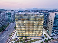 썸네일-디자인은 빼어나지만 직원들에게는 다소 호불호 갈린다는 모 기업 본사 오피스-이미지