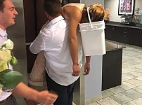 썸네일-꽐라가 된 사람을 안전하게 옮기는 방법.jpg-이미지