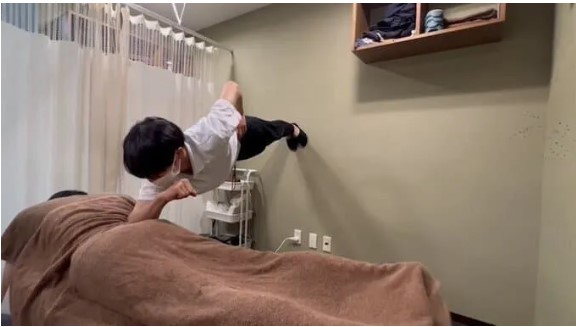 nokbeon.net-진짜 온 힘을 다해서 누르는 마사지사. jpg-1번 이미지