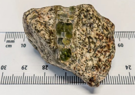 nokbeon.net-지구보다 오래된 운석.jpg-2번 이미지