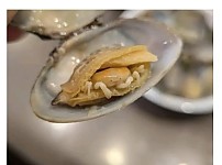 썸네일-칼국수 먹다 게 나옴.jpg-이미지